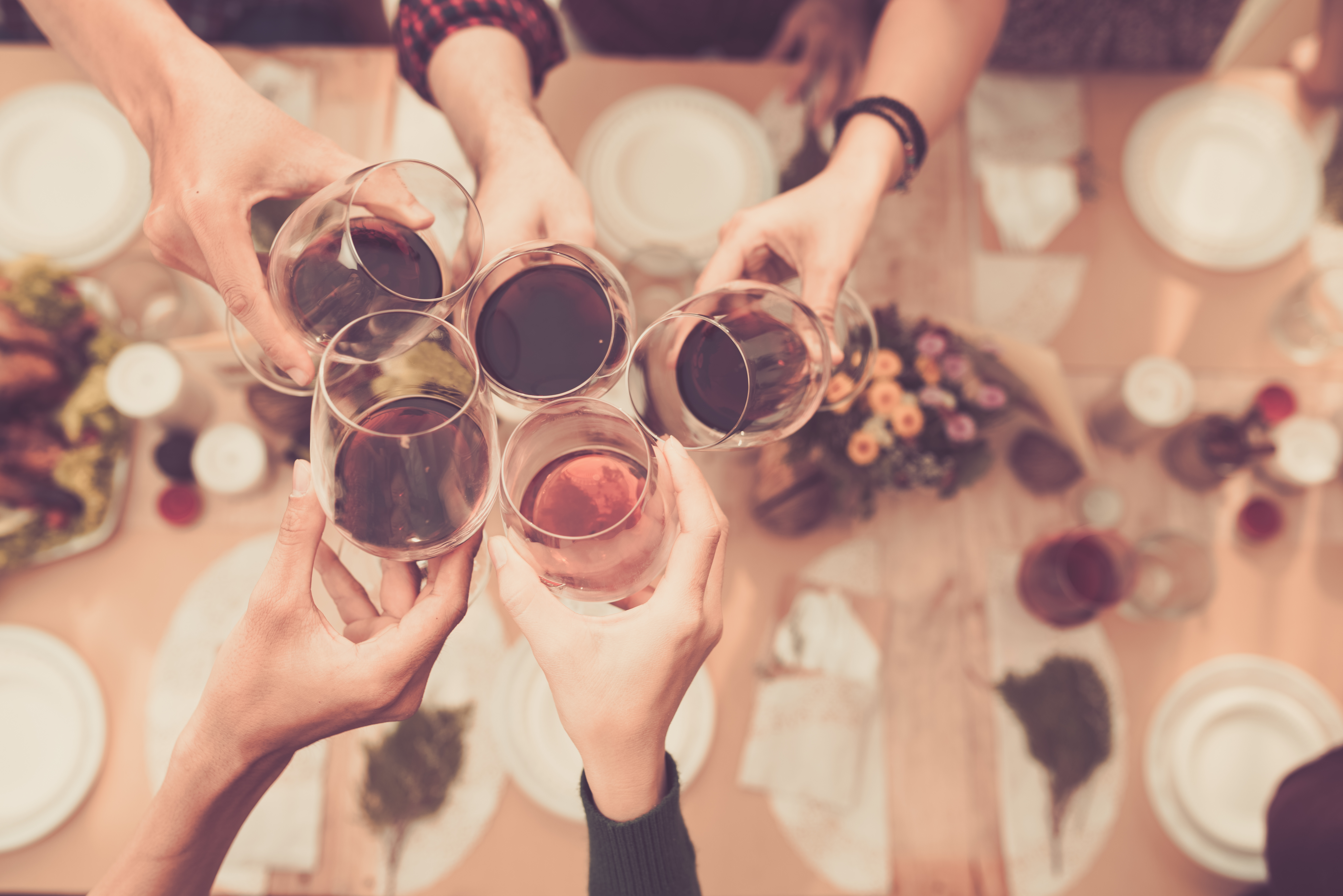 Guests at a wedding enjoy drinks from an event catering company in Northbrook, IL